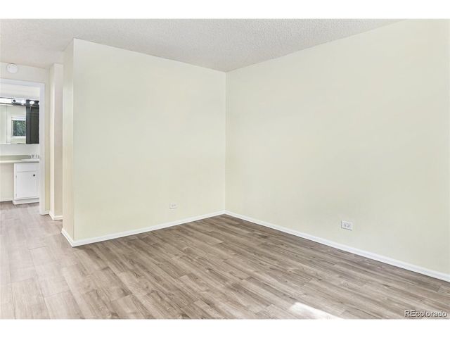 2375 S Linden Ct 201, Denver, CO 80222