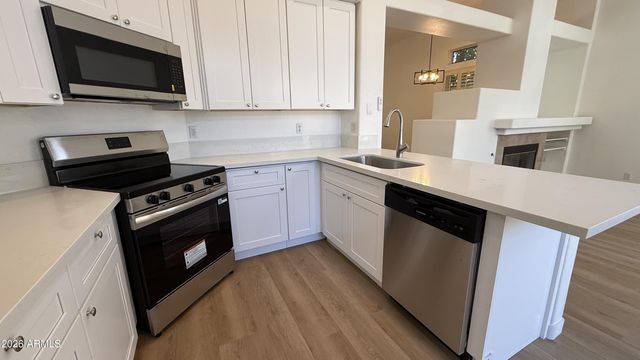 5962 W FIELDSTONE Drive, Glendale, AZ 85308