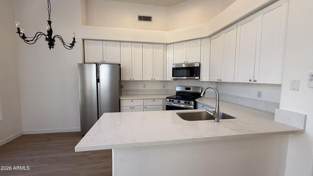 5962 W FIELDSTONE Drive, Glendale, AZ 85308