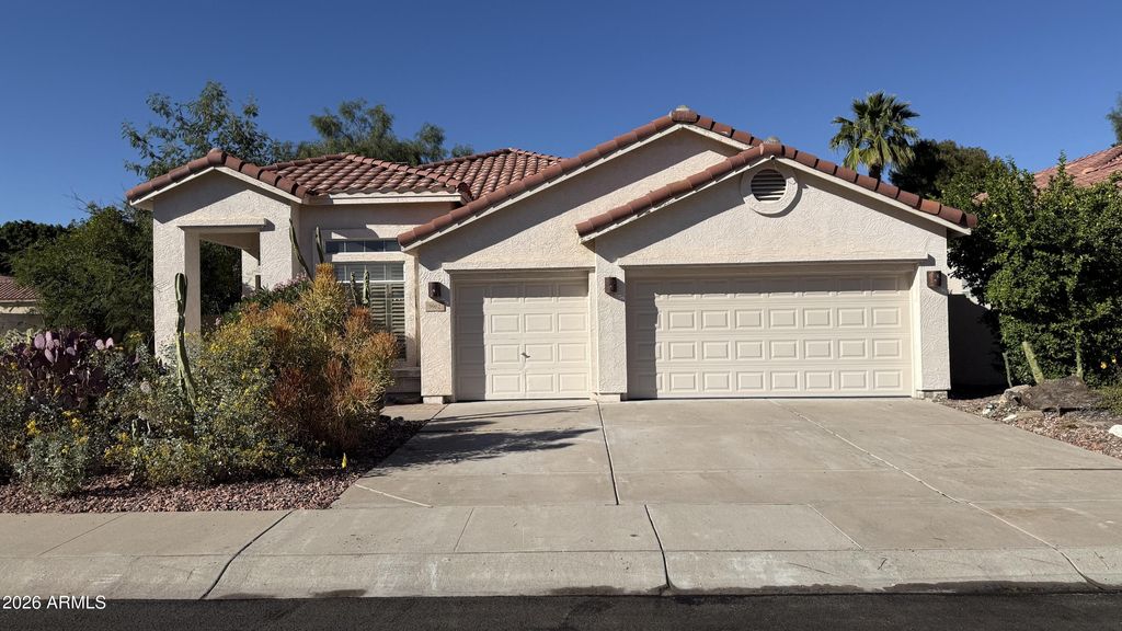 5962 W FIELDSTONE Drive, Glendale, AZ 85308