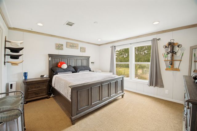 1932 County Road 222, Gainesville, TX 76240