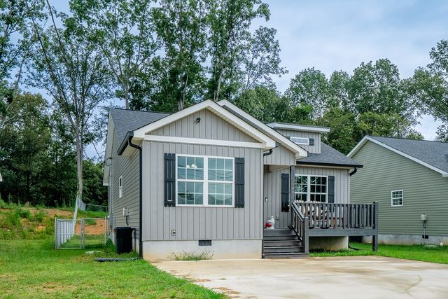 1401 SE Eastbrook Road, Dalton, GA 30721