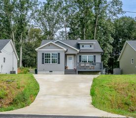 1401 SE Eastbrook Road, Dalton, GA 30721
