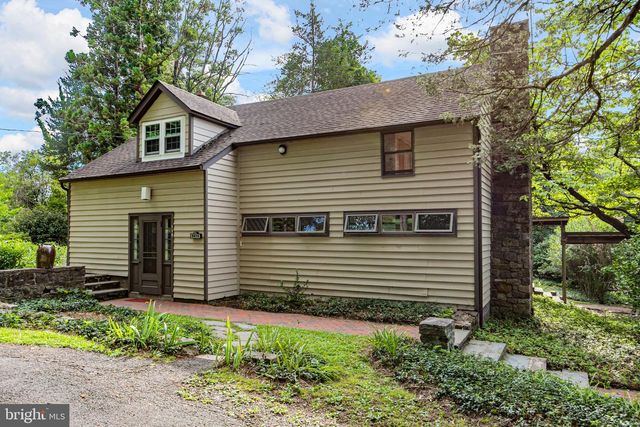 6615 CHAPEL RD, New Hope, PA 18938