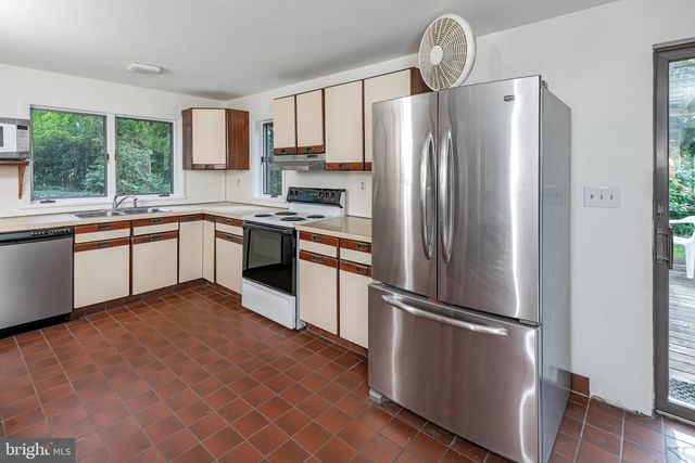 6615 CHAPEL RD, New Hope, PA 18938