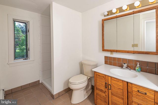 6615 CHAPEL RD, New Hope, PA 18938