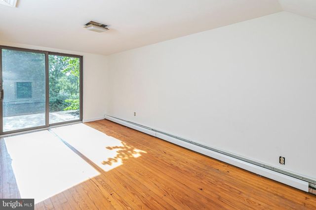 6615 CHAPEL RD, New Hope, PA 18938