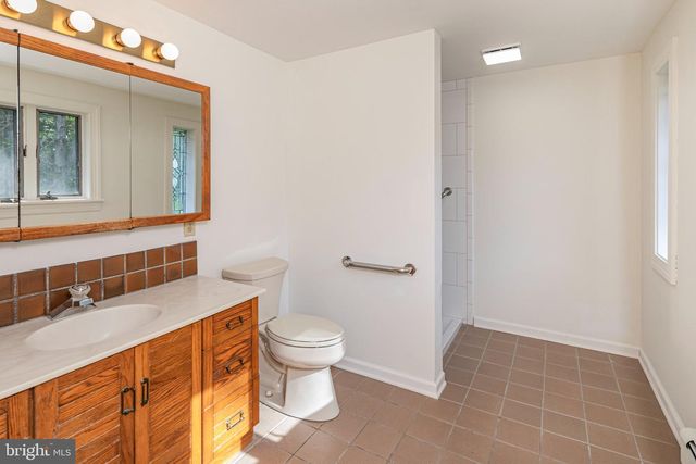 6615 CHAPEL RD, New Hope, PA 18938