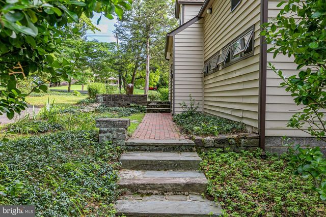 6615 CHAPEL RD, New Hope, PA 18938