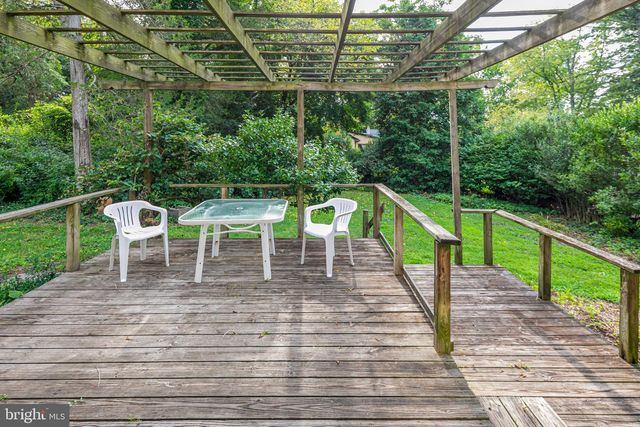 6615 CHAPEL RD, New Hope, PA 18938