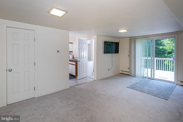 6615 CHAPEL RD, New Hope, PA 18938