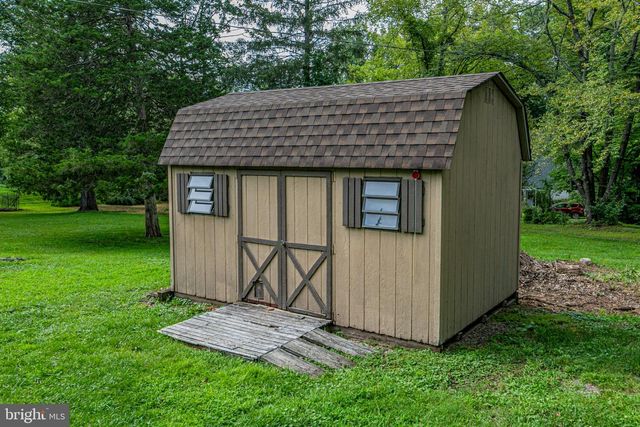 6615 CHAPEL RD, New Hope, PA 18938