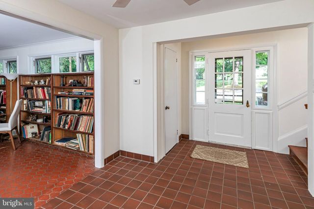6615 CHAPEL RD, New Hope, PA 18938
