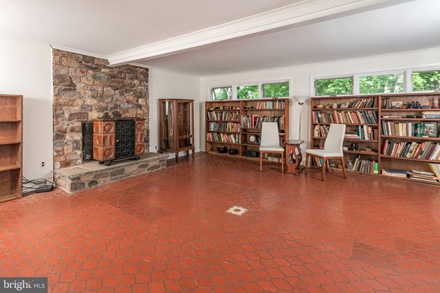 6615 CHAPEL RD, New Hope, PA 18938