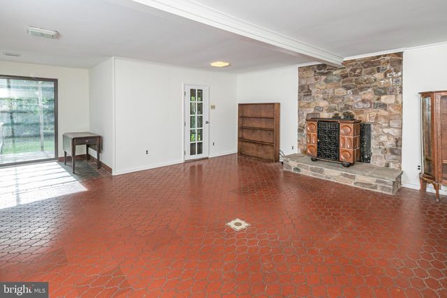 6615 CHAPEL RD, New Hope, PA 18938