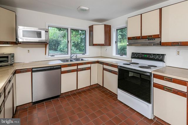 6615 CHAPEL RD, New Hope, PA 18938
