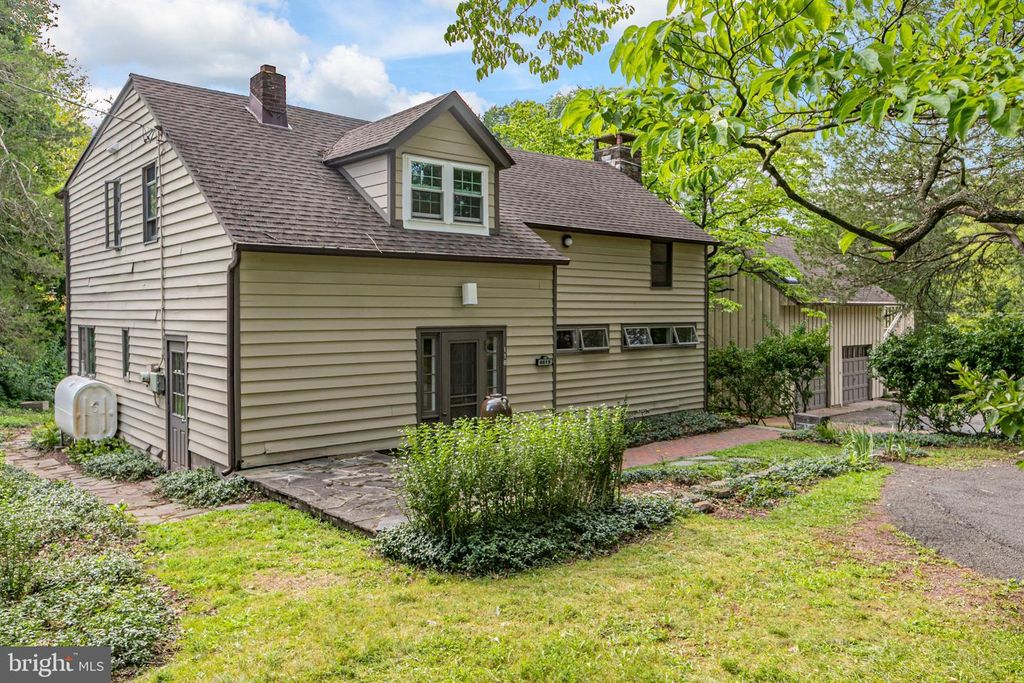 6615 CHAPEL RD, New Hope, PA 18938