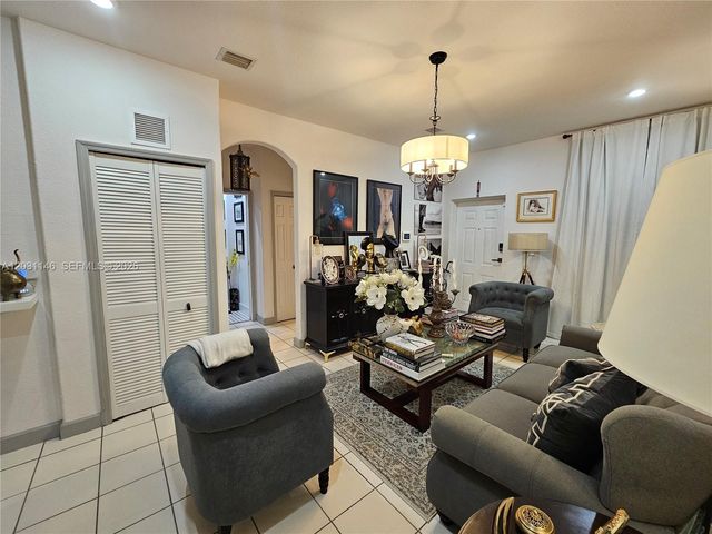 1661 SE 28th St 105, Homestead, FL 33035
