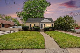 21516 Madison Street, Saint Clair Shores City, MI 48081