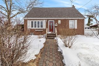 336 Herricks Road, Mineola, NY 11501