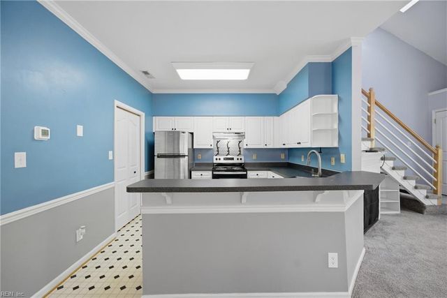 834 W Lake CIR, Chesapeake, VA 23322