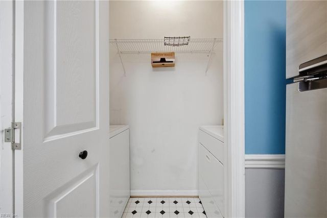 834 W Lake CIR, Chesapeake, VA 23322