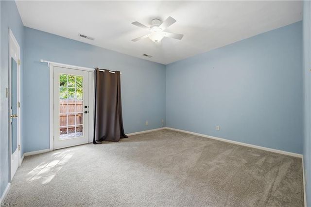 834 W Lake CIR, Chesapeake, VA 23322