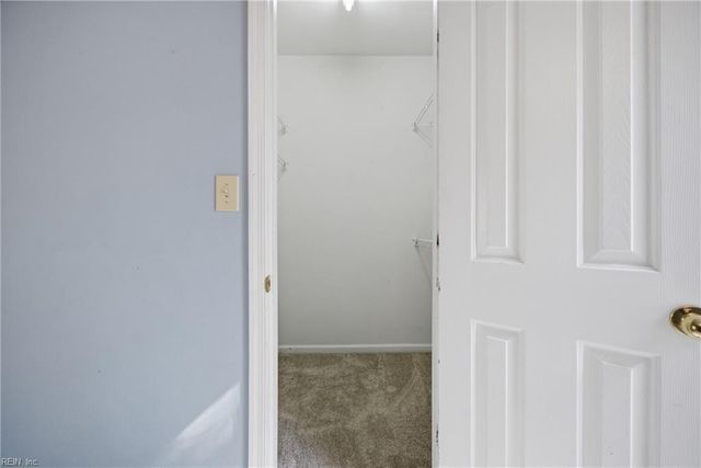 834 W Lake CIR, Chesapeake, VA 23322