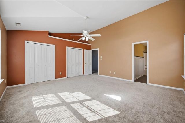 834 W Lake CIR, Chesapeake, VA 23322