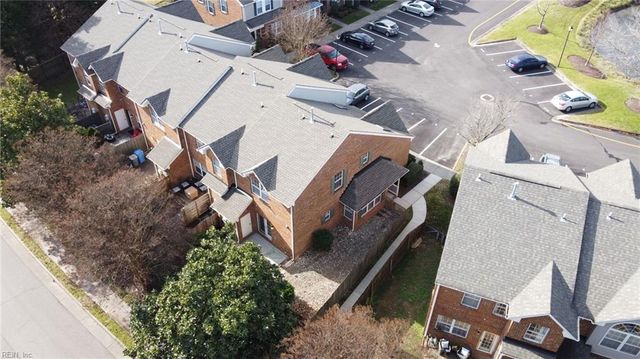 834 W Lake CIR, Chesapeake, VA 23322