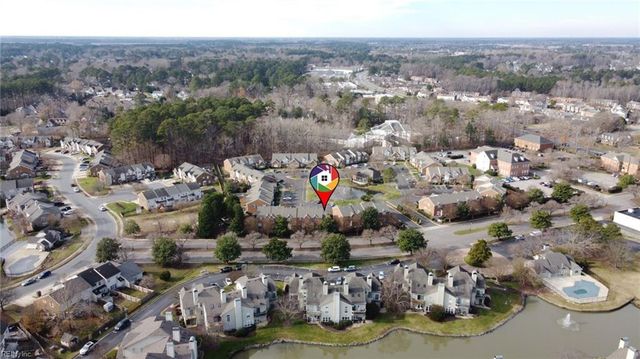 834 W Lake CIR, Chesapeake, VA 23322