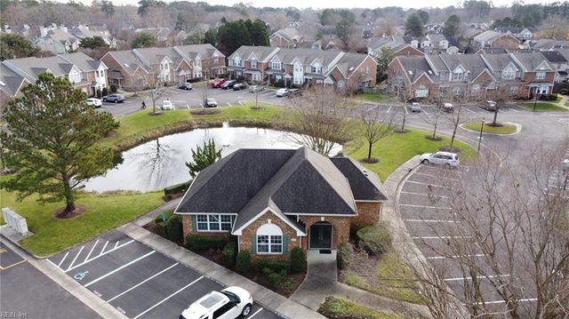 834 W Lake CIR, Chesapeake, VA 23322