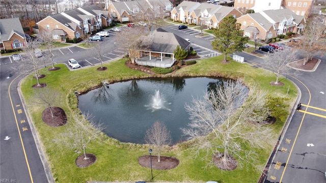 834 W Lake CIR, Chesapeake, VA 23322