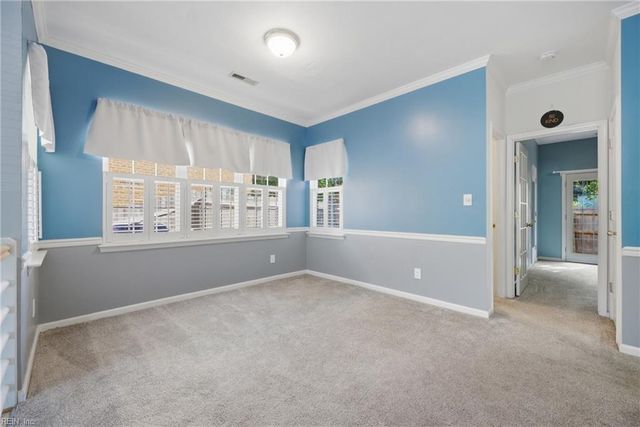 834 W Lake CIR, Chesapeake, VA 23322