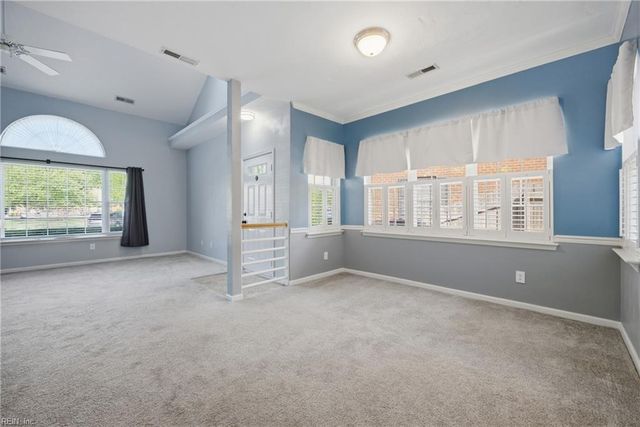 834 W Lake CIR, Chesapeake, VA 23322