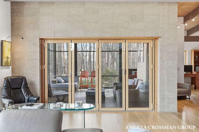 6465 Sandhill Lane, Fennville, MI 49408