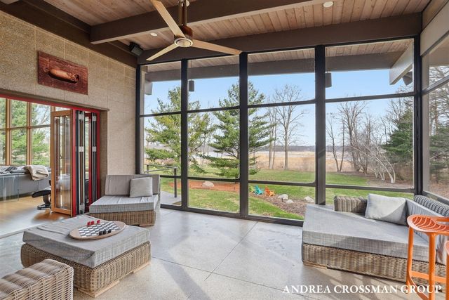 6465 Sandhill Lane, Fennville, MI 49408