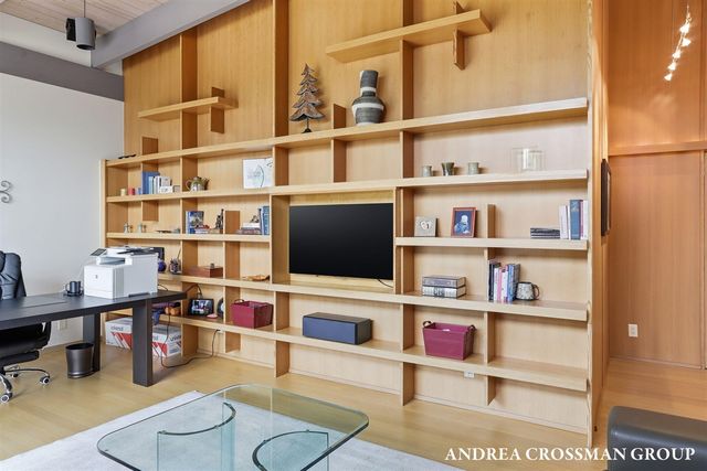 6465 Sandhill Lane, Fennville, MI 49408