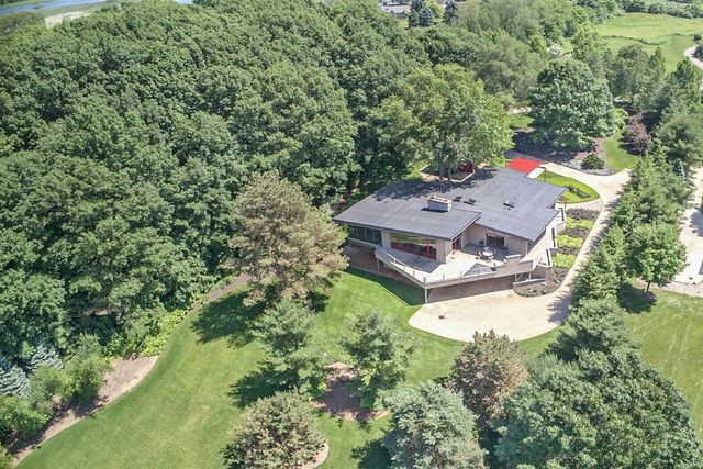 6465 Sandhill Lane, Fennville, MI 49408