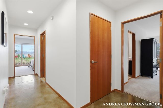 6465 Sandhill Lane, Fennville, MI 49408