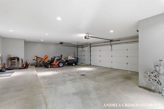 6465 Sandhill Lane, Fennville, MI 49408