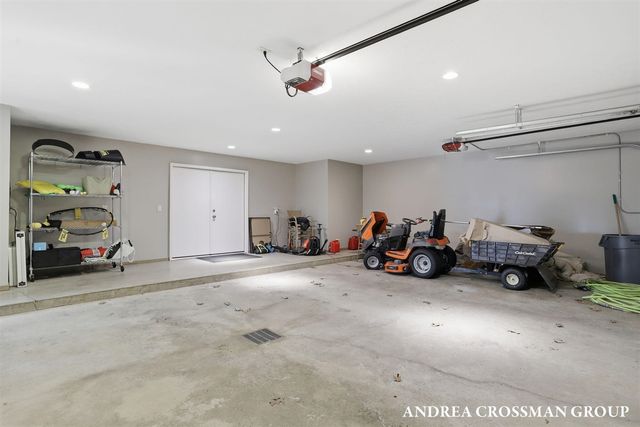 6465 Sandhill Lane, Fennville, MI 49408