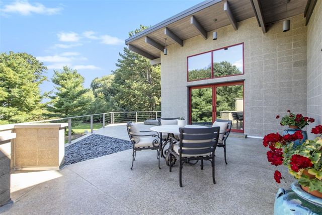 6465 Sandhill Lane, Fennville, MI 49408