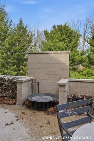 6465 Sandhill Lane, Fennville, MI 49408