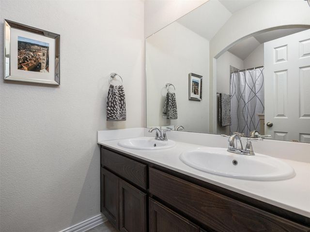 7516 Pace Ravine DR, Lago Vista, TX 78645