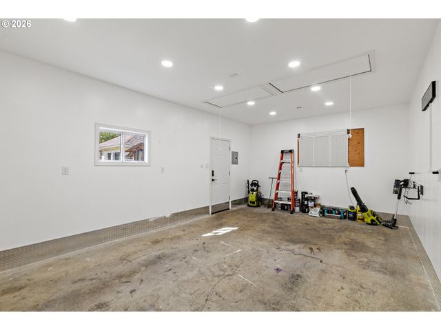 2916 Se 85TH Ave, Portland, OR 97266