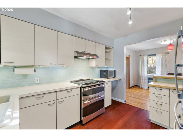 2916 Se 85TH Ave, Portland, OR 97266