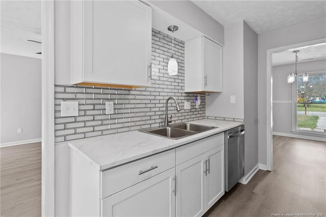 1114 WHISKERLAKE Drive, Fayetteville, NC 28312