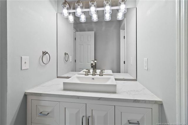 1114 WHISKERLAKE Drive, Fayetteville, NC 28312