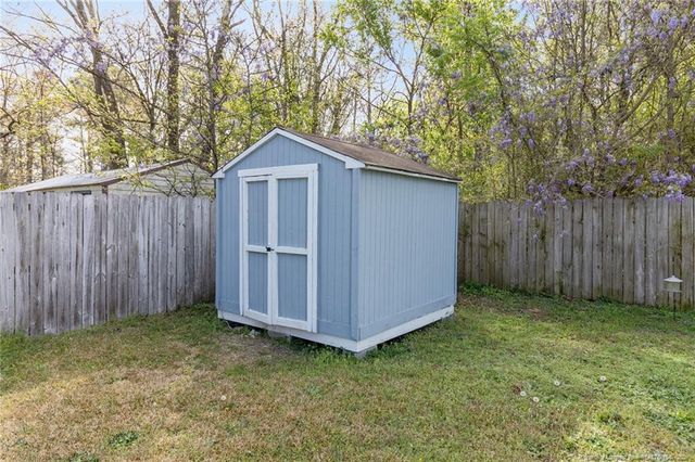 1114 WHISKERLAKE Drive, Fayetteville, NC 28312